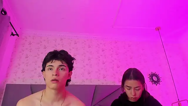 meganandtylerr19 online show from November 2025 01:33:02 PM