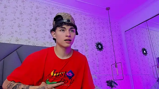 meganandtylerr19 online show from December 2025 12:14:01 PM