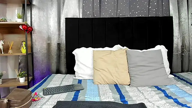 Lenapaul  online show from December 2025 04:51:02 AM