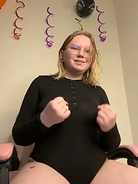 Snapshot of lame_cat chatting on November 2025 02:06:01 AM lame cat online show from November 2025 02:06:01 AM