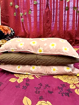 Snapshot of Sweets-jaanu chatting on January 2026 05:43:02 AM Sweets-jaanu online show from January 2026 05:43:02 AM