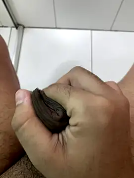 Snapshot of kylieputinha chatting on September 2025 03:59:01 PM kylieputinha online show from September 2025 03:59:01 PM