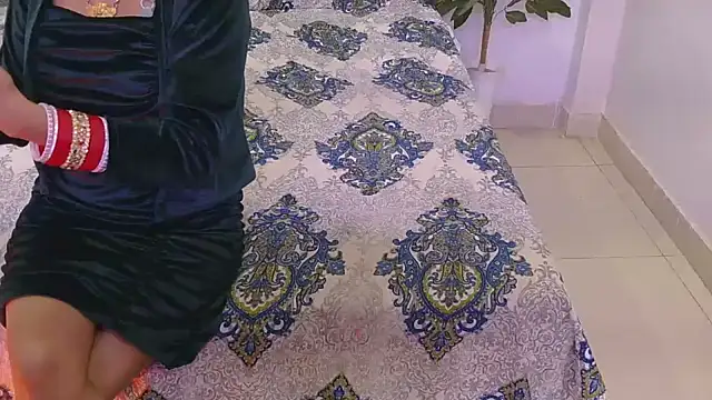 Snapshot of Lovelyy-couple chatting on December 2025 04:59:02 PM Lovelyy-couple online show from December 2025 04:59:02 PM