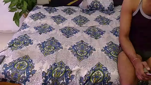 Snapshot of Lovelyy-couple chatting on February 2026 05:01:02 AM Lovelyy-couple online show from February 2026 05:01:02 AM