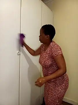 BubblyBeautiful online show from December 2025 07:27:02 AM