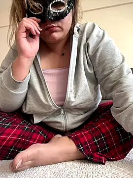 Snapshot of Heidaa chatting on December 2025 06:52:01 AM Heidaa online show from December 2025 06:52:01 AM