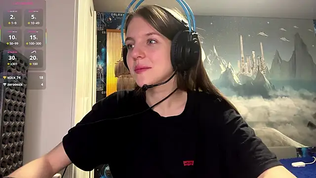 Elira Breeze online show from March 2026 01:05:02 PM