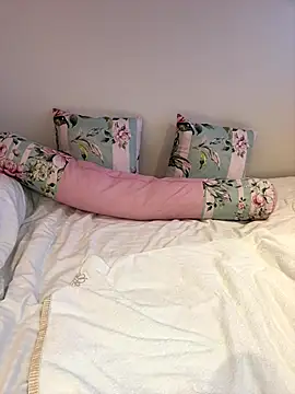 Snapshot of Yua_nyan_cute chatting on September 2025 12:54:01 PM Yua nyan cute online show from September 2025 12:54:01 PM