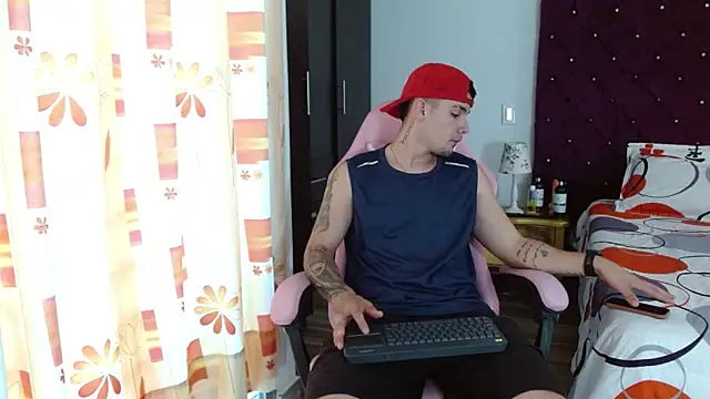 Snapshot of BooyHott_ chatting on October 2025 07:19:02 PM BooyHott online show from October 2025 07:19:02 PM