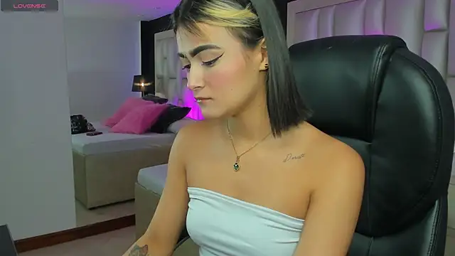 LuisaJonnes  online show from November 2025 04:22:01 PM