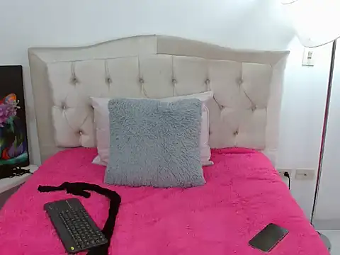 Snapshot of Arianaskyblue chatting on October 2025 11:58:01 PM Arianaskyblue online show from October 2025 11:58:01 PM