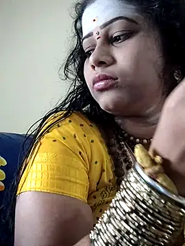 sweetqueen143 online show from October 2025 04:40:02 AM