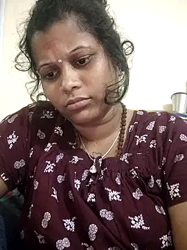 sweetqueen143 online show from November 2025 04:08:02 PM