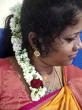 sweetqueen143 online show from November 2025 04:38:01 PM