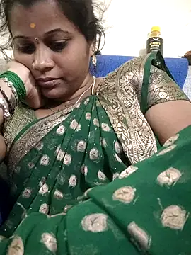 sweetqueen143 online show from January 2026 04:10:01 PM