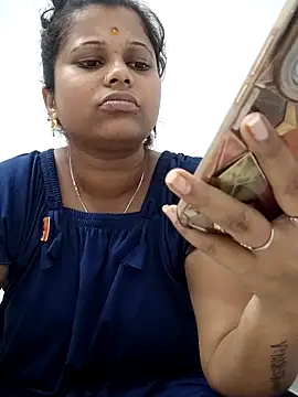 sweetqueen143 online show from February 2026 08:02:02 AM