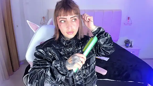 Gyal 8  online show from November 2025 04:04:01 AM