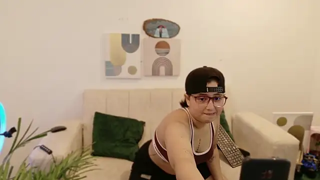 Snapshot of dirty_feelena chatting on October 2025 03:44:01 PM dirty feelena online show from October 2025 03:44:01 PM