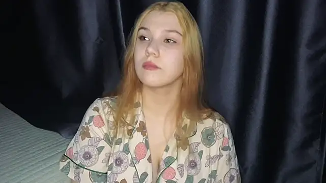 Elvira8cute online show from October 2025 12:17:02 PM