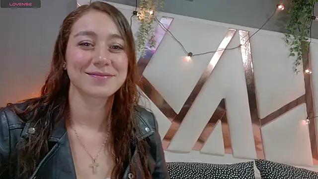 Snapshot of MyApril__ chatting on November 2025 11:43:02 AM MyApril online show from November 2025 11:43:02 AM