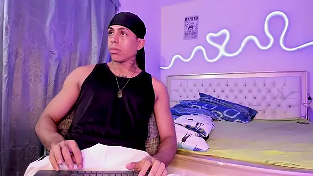 Snapshot of Glader31 chatting on September 2025 09:08:02 PM Glader31 online show from September 2025 09:08:02 PM