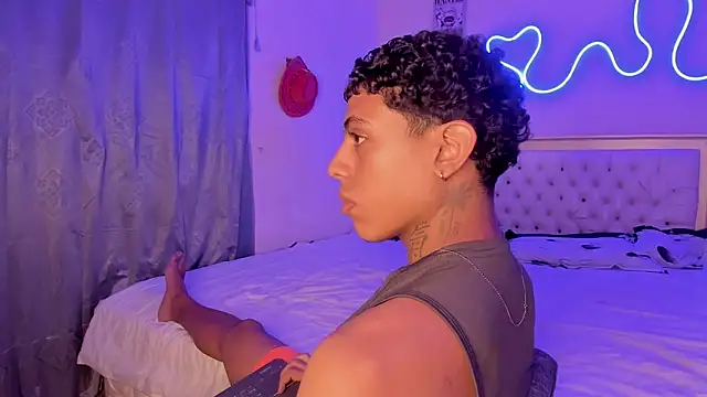 Snapshot of Glader31 chatting on October 2025 09:11:01 PM Glader31 online show from October 2025 09:11:01 PM