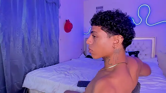 Snapshot of Glader31 chatting on October 2025 10:30:02 PM Glader31 online show from October 2025 10:30:02 PM