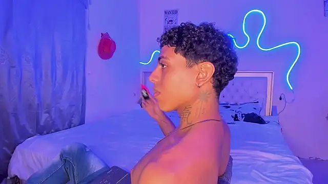 Snapshot of Glader31 chatting on October 2025 08:51:02 PM Glader31 online show from October 2025 08:51:02 PM