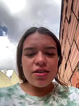 Aphrill online show from October 2025 08:26:01 PM