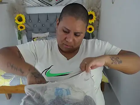 Snapshot of hotlesby_valery chatting on December 2025 08:02:02 PM hotlesby valery online show from December 2025 08:02:02 PM