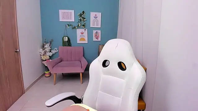 Victoria Jonnesss online show from November 2025 11:42:02 AM