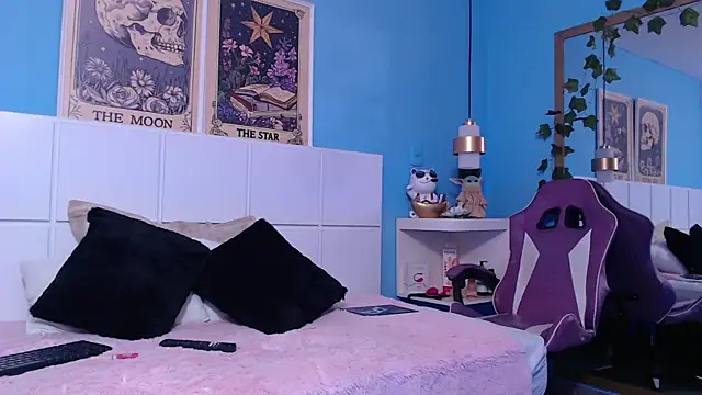 Snapshot of PenelopeBond chatting on December 2025 08:34:01 AM PenelopeBond online show from December 2025 08:34:01 AM