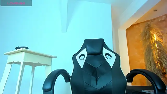 Snapshot of ZOE_ROSE4 chatting on September 2025 07:30:02 PM ZOE ROSE4 online show from September 2025 07:30:02 PM