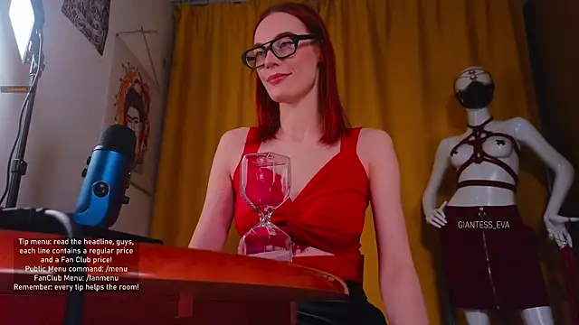 Snapshot of Giantess_Eva chatting on November 2025 06:18:01 PM Giantess Eva online show from November 2025 06:18:01 PM