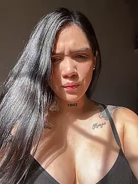 Snapshot of liahouses chatting on November 2025 01:00:01 PM liahouses online show from November 2025 01:00:01 PM