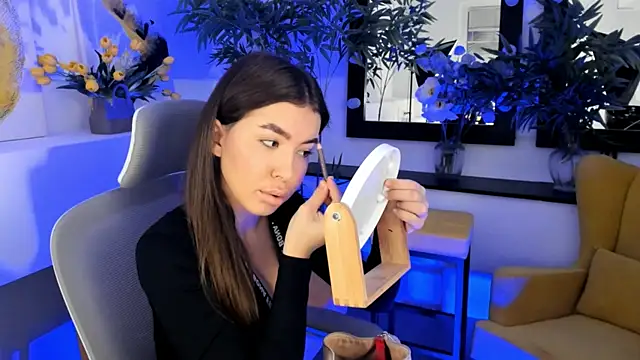 IndigoFae online show from November 2025 04:33:01 AM