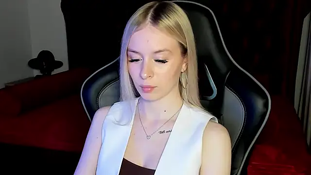 MiaGraces online show from December 2025 05:29:02 PM