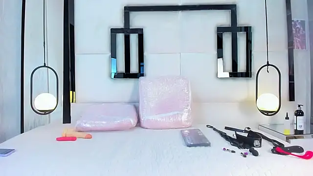 SerenaWild1 online show from October 2025 04:24:02 AM