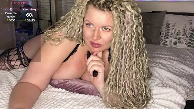 Nivika online show from September 2025 11:17:02 PM