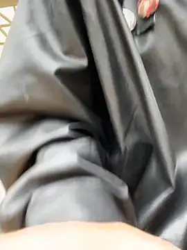 Snapshot of RonnieKiss chatting on September 2025 03:54:01 AM RonnieKiss online show from September 2025 03:54:01 AM