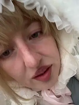 Snapshot of RonnieKiss chatting on September 2025 03:33:02 AM RonnieKiss online show from September 2025 03:33:02 AM