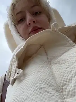 Snapshot of RonnieKiss chatting on October 2025 03:58:02 AM RonnieKiss online show from October 2025 03:58:02 AM