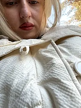 Snapshot of RonnieKiss chatting on October 2025 02:42:02 AM RonnieKiss online show from October 2025 02:42:02 AM