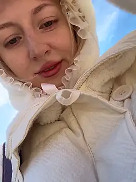 Snapshot of RonnieKiss chatting on October 2025 04:21:02 AM RonnieKiss online show from October 2025 04:21:02 AM