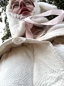 Snapshot of RonnieKiss chatting on October 2025 03:49:02 AM RonnieKiss online show from October 2025 03:49:02 AM