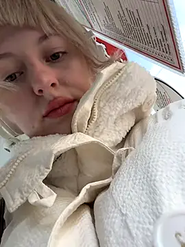 Snapshot of RonnieKiss chatting on October 2025 04:55:02 AM RonnieKiss online show from October 2025 04:55:02 AM