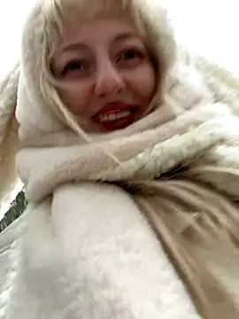 Snapshot of RonnieKiss chatting on October 2025 04:45:01 AM RonnieKiss online show from October 2025 04:45:01 AM