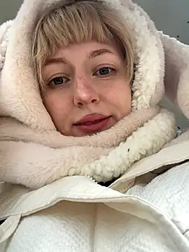 Snapshot of RonnieKiss chatting on October 2025 04:57:02 AM RonnieKiss online show from October 2025 04:57:02 AM