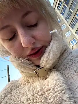 Snapshot of RonnieKiss chatting on October 2025 04:04:01 AM RonnieKiss online show from October 2025 04:04:01 AM