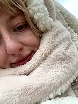 Snapshot of RonnieKiss chatting on October 2025 06:28:02 AM RonnieKiss online show from October 2025 06:28:02 AM